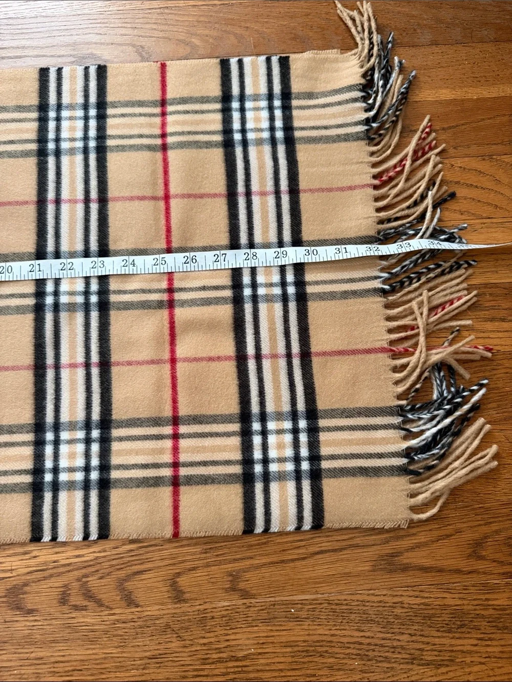 🧣Red/tan/black plaid Cashmink scarf.